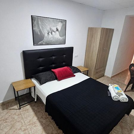 Hostal Sol Celeste Lloret de Mar Bagian luar foto