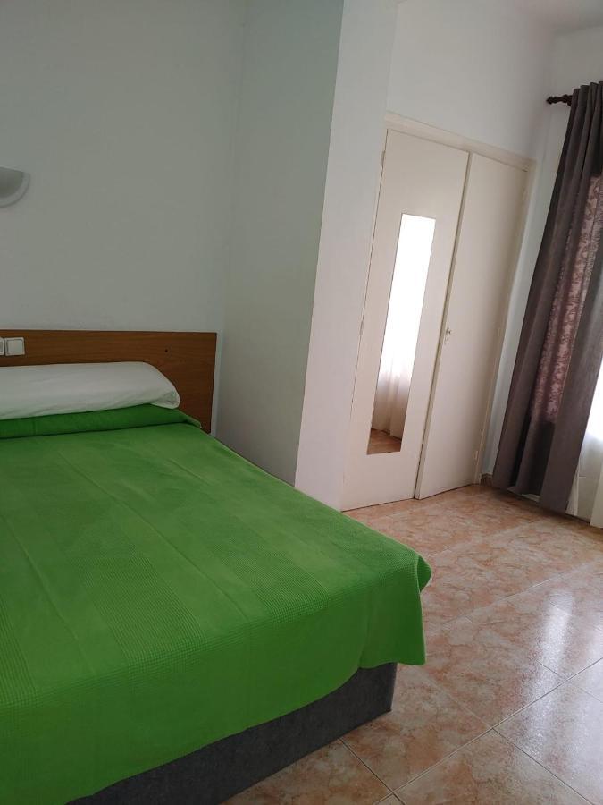 Hostal Sol Celeste Lloret de Mar Bagian luar foto