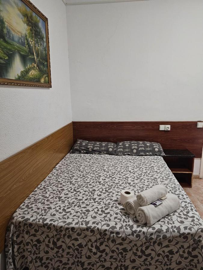 Hostal Sol Celeste Lloret de Mar Bagian luar foto