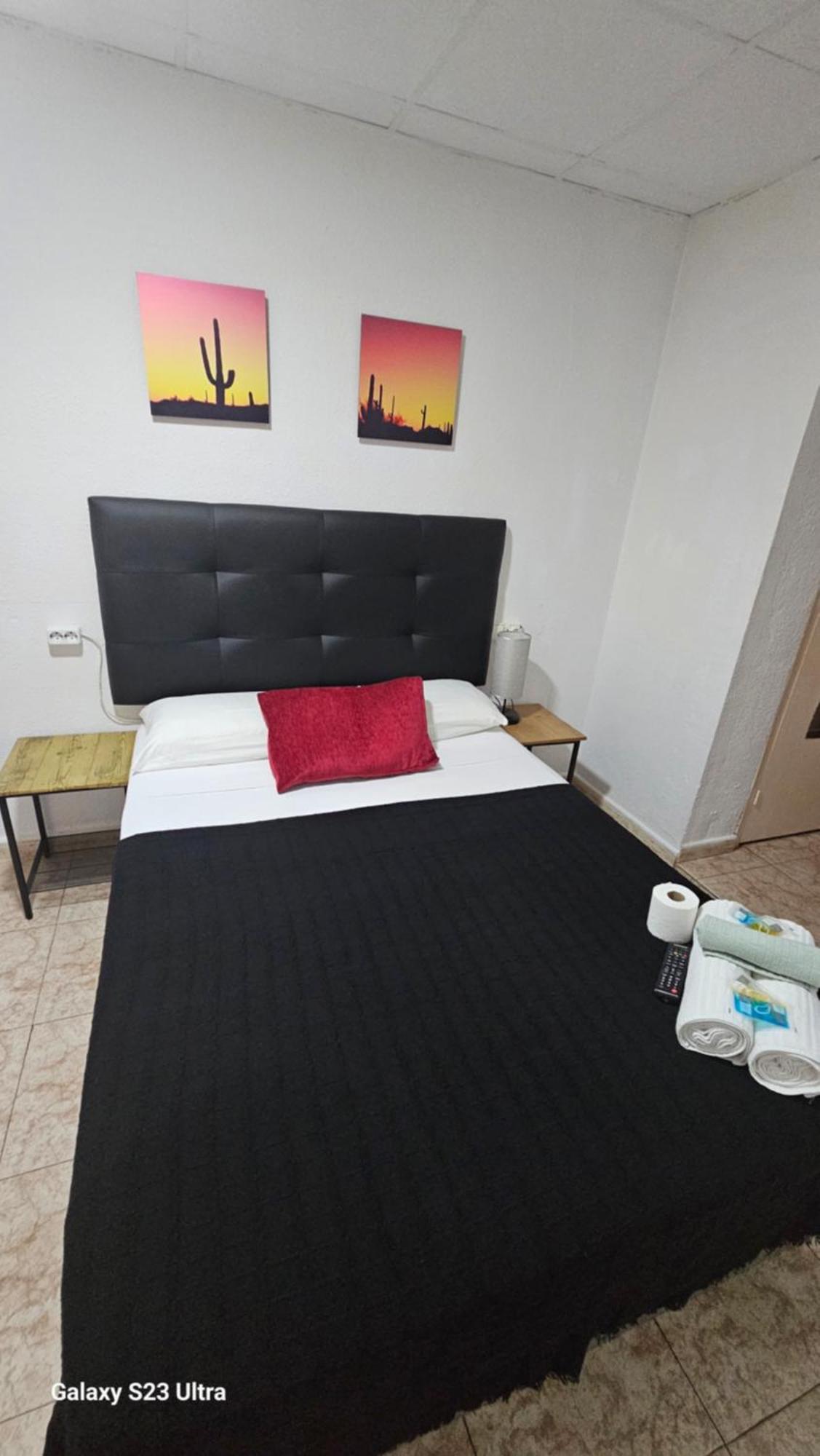 Hostal Sol Celeste Lloret de Mar Bagian luar foto