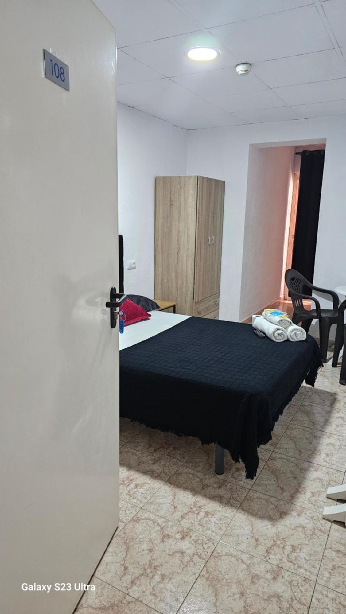 Hostal Sol Celeste Lloret de Mar Bagian luar foto