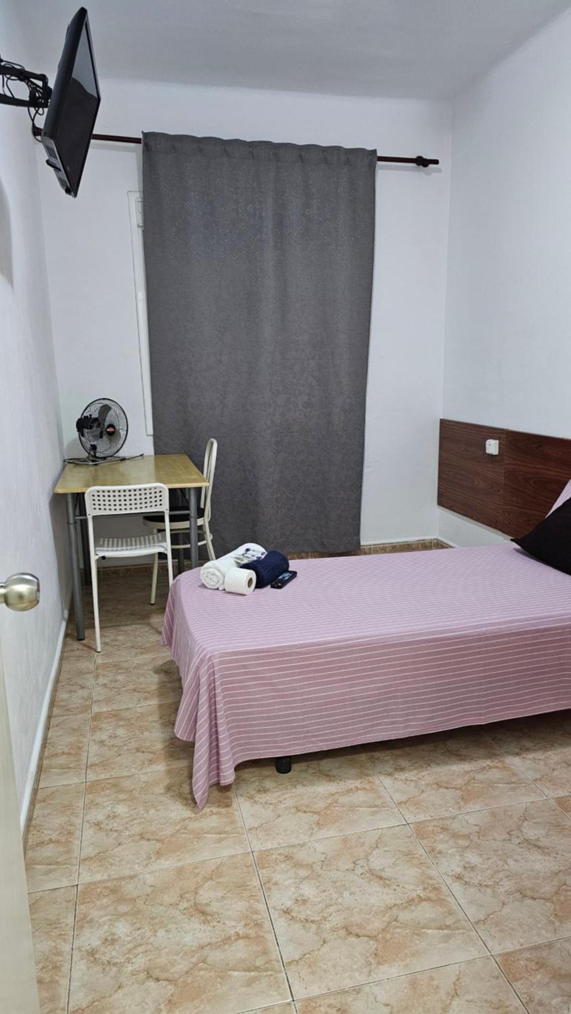 Hostal Sol Celeste Lloret de Mar Bagian luar foto