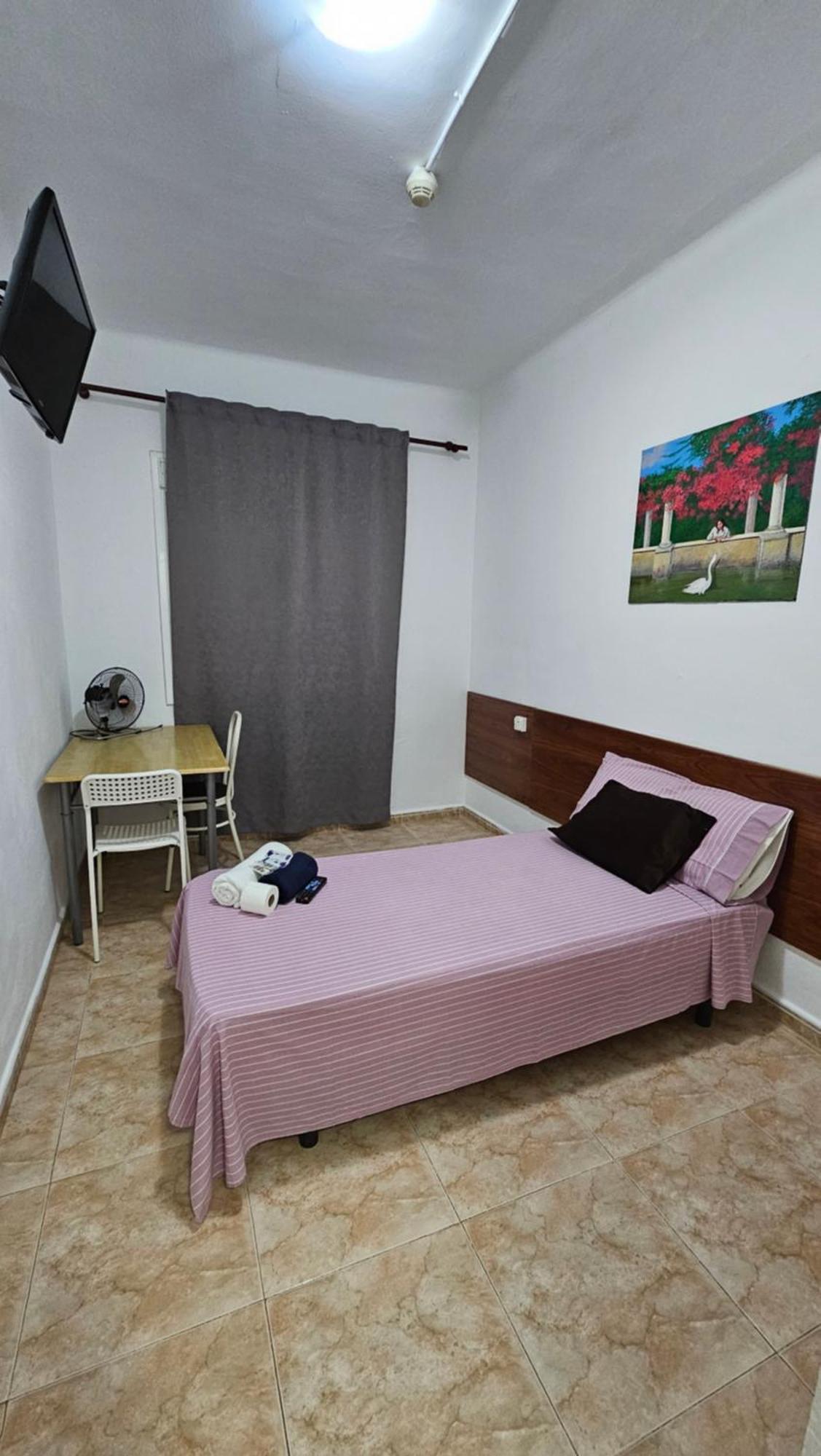 Hostal Sol Celeste Lloret de Mar Bagian luar foto